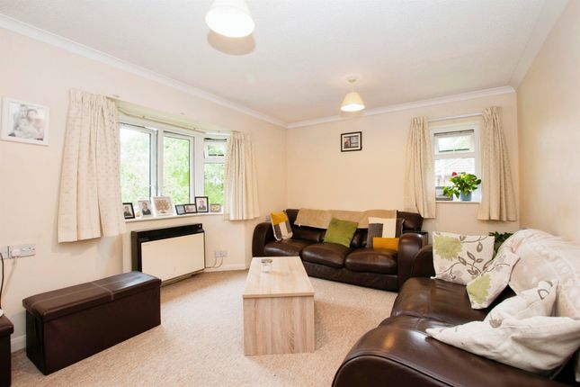 17, Coldharbour Court, Micheldever Road, Andover photo 3