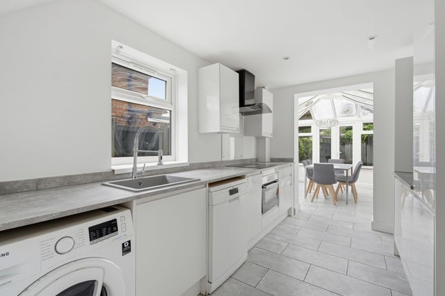 22 Walpole Road, Windsor photo 4