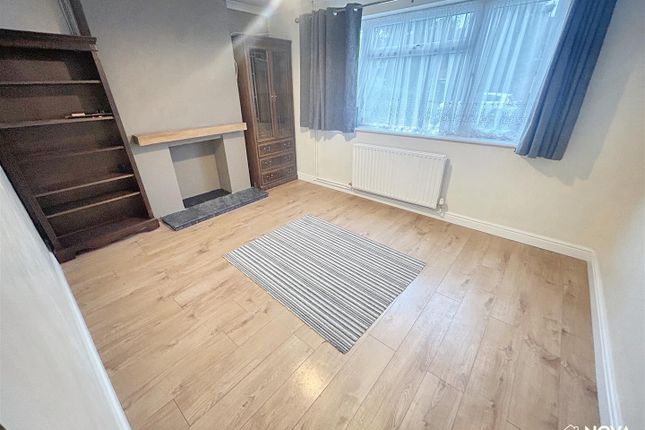 5, Briar Close, Luton photo 2