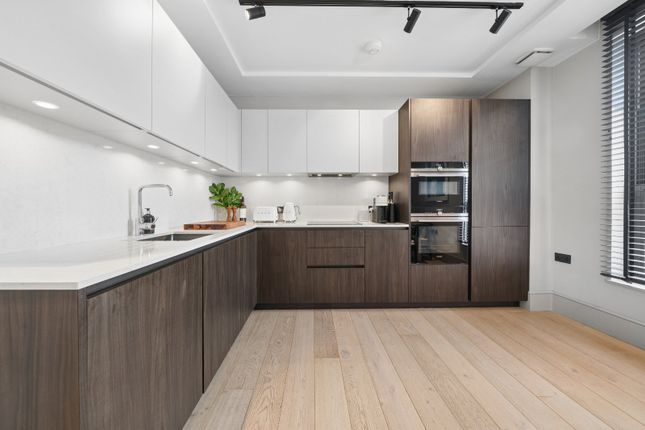 Apartment 10, 21, Cabul Road, London photo 4