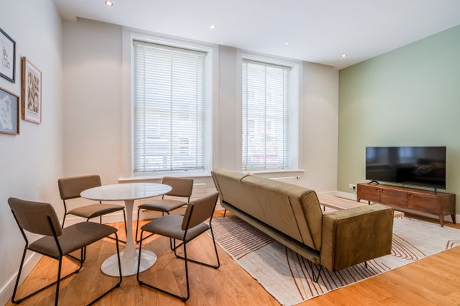 Flat to rent in King Street, London