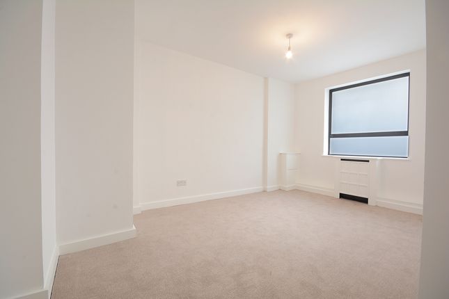 Flat 2, 103-105, Harley Street, Westminster photo 4