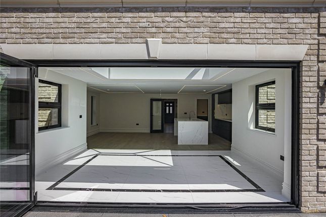 Unit 6 The Ferns,, Woodlands Lane, Surrey photo 4