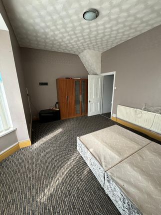 Room to rent in Newlands Road, Middlesbrough