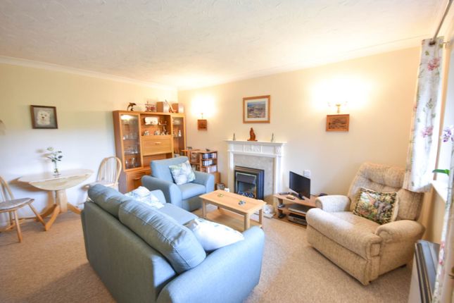 16 Pond Court, The Ridgeway, Hitchin photo 3
