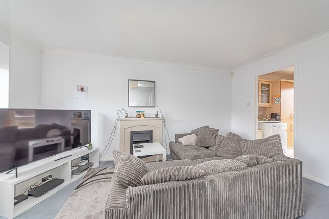 8, Holton Heath, Bracknell photo 4