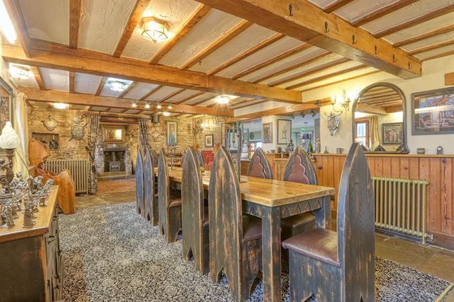 The Knights Table At The Travellers Rest, Leek Road, Buxton photo 2