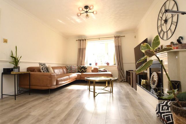 36, Harolds Way, Gloucestershire photo 3