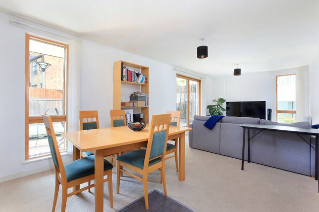 Flat for sale in Wingate Square, Clapham, London