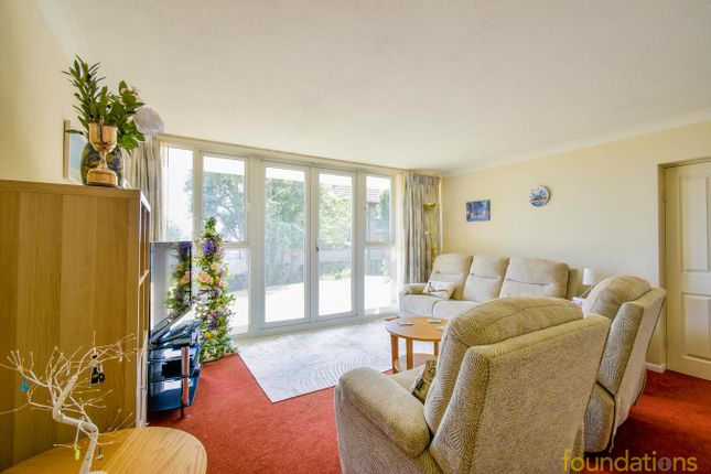 3 Cumberland Court, Upper Sea Road, Bexhill-on-Sea photo 2