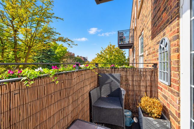 Flat 24, Lycette House, New Park Road, London photo 4