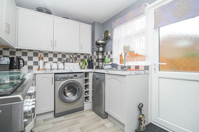 29, Bamburgh Drive, Bedford photo 4