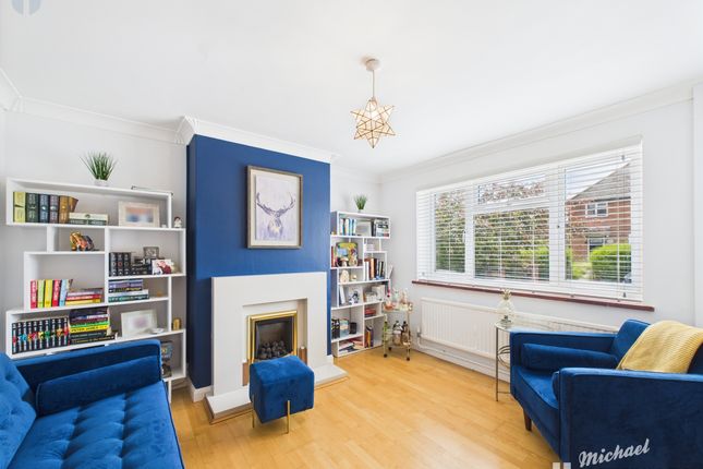 4 Chiltern Close, Stone photo 4