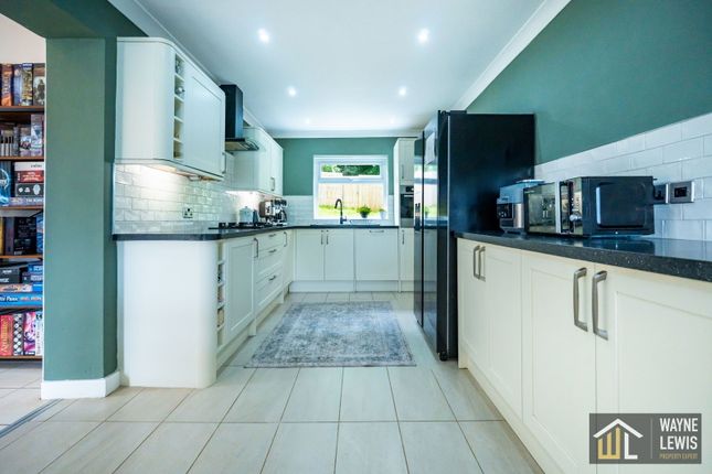 7, Abbey Close, Cardiff photo 4
