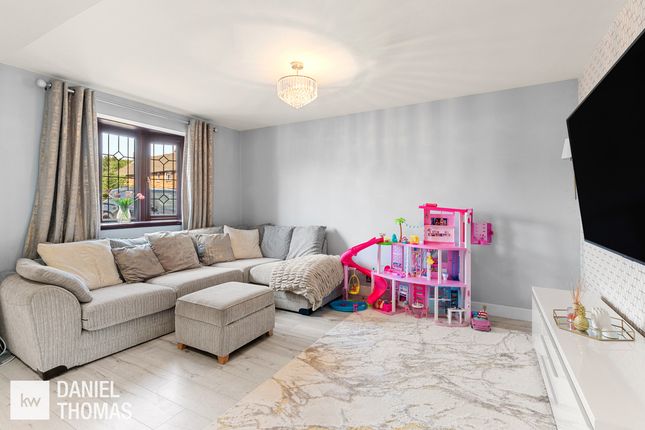88, Beechfield Walk, Waltham Abbey photo 4