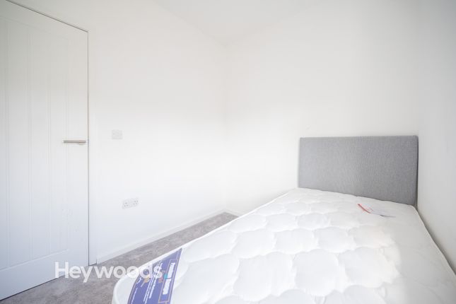 Room to rent in Beckton Avenue, Tunstall, Stoke-On-Trent