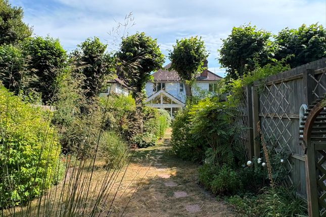 9, Freehold Road, Ipswich photo 4