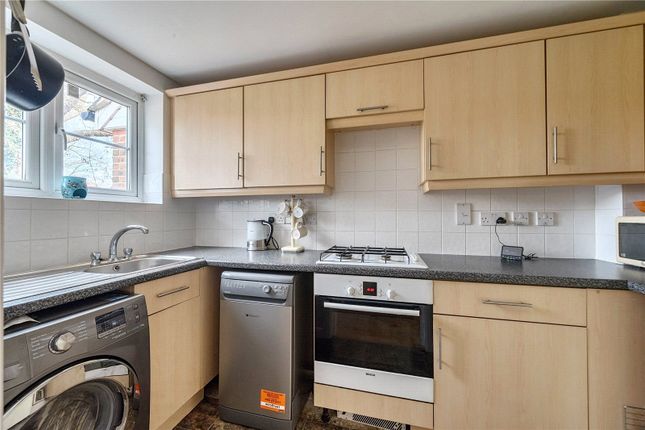 MTVH OR, 36, Dowles Green, Berkshire photo 4
