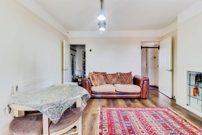 214, Worplesdon Road, Guildford photo 5