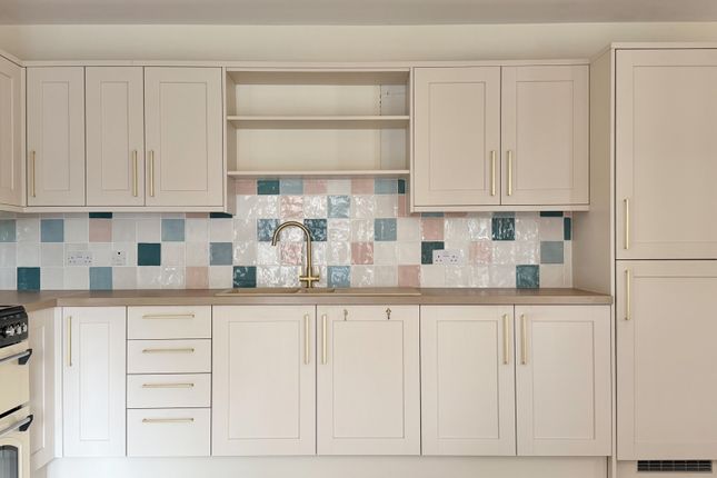4, Quennell House, Sheldon Way, Berkhamsted photo 2