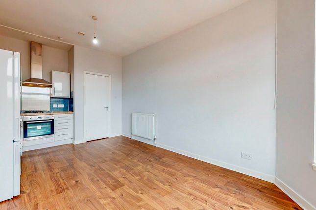 Flat to rent in Springfield Road, Parkhead, Glasgow