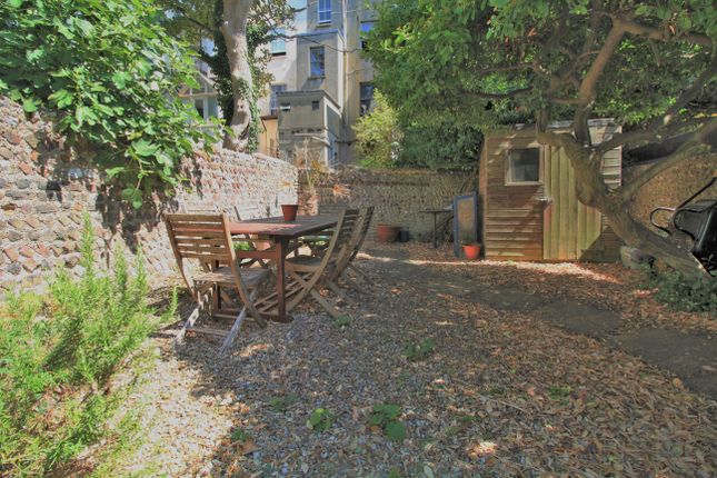 Garden Flat 9, 32, Brunswick Place, Hove photo 4
