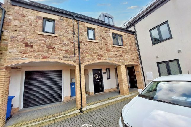 Town house for sale in South Street, Seahouses