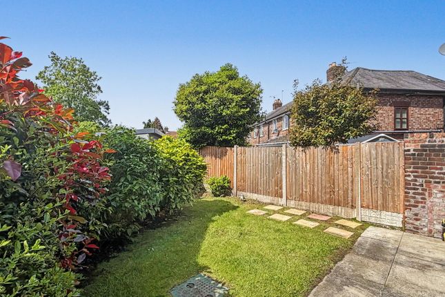 19, Acacia Avenue, Widnes photo 3