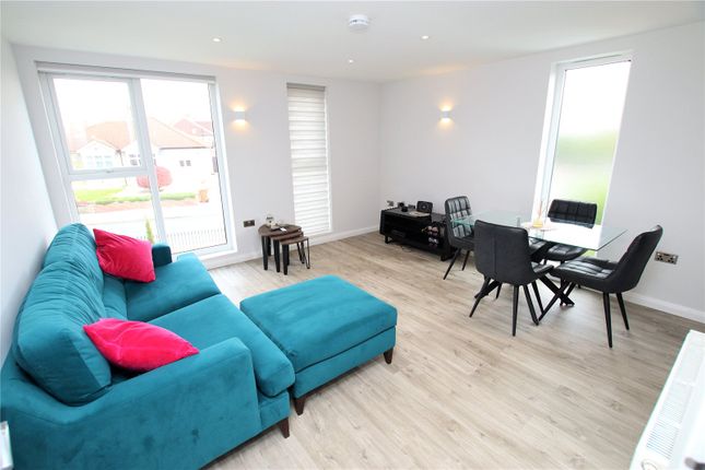 Thumbnail Flat for sale in Christopher Close, Blackfen, Sidcup, Kent