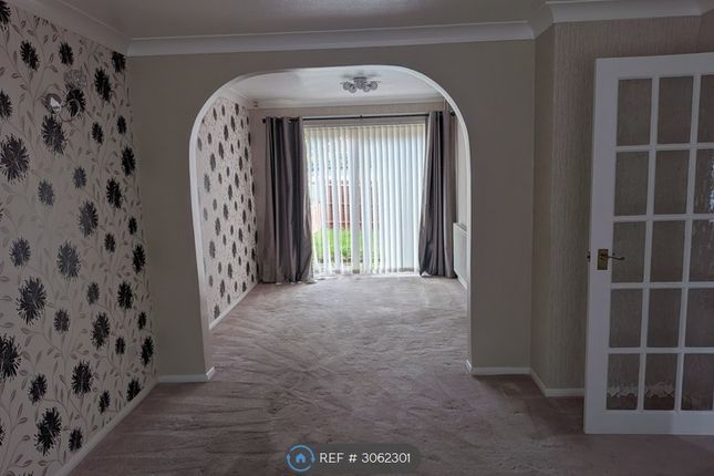 Brompton Close, Luton photo 3