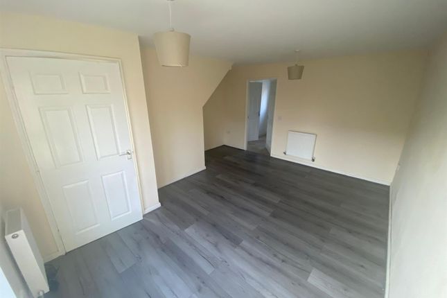 64, Metcombe Way, Manchester photo 2