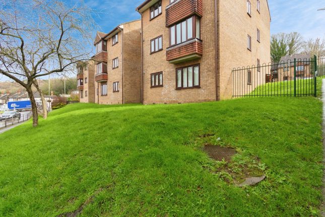 Flat for sale in Westbury Close, Whyteleafe