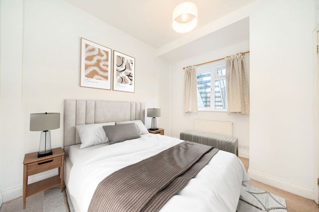 57B, High Street, Hampton photo 4