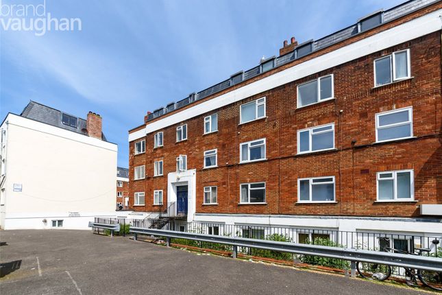 Thumbnail Flat to rent in Devonian Court, Park Crescent Place, Brighton, East Sussex