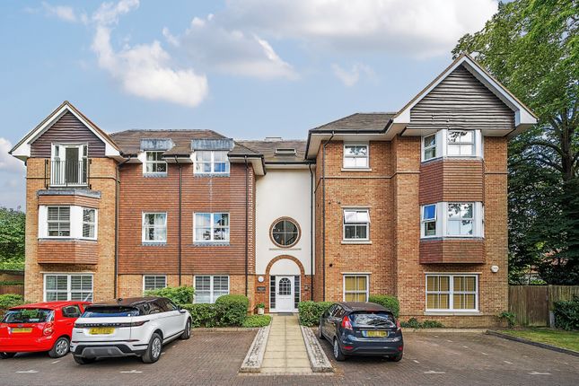 Thumbnail Flat for sale in Old Woking Road, West Byfleet