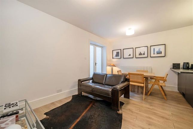 Flat 2, 10, Orsett Terrace, London photo 2
