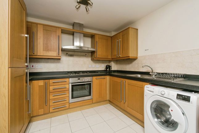Apartment 14, The Marine View Apart,, Marine Road, Colwyn Bay photo 4