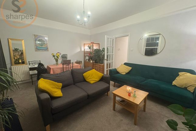 Copy of Flat 2 88 London Road, Mitcham photo 2