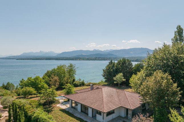 Thumbnail Ch&acirc;teau for sale in Excenevex, Evian / Lake Geneva, French Alps / Lakes