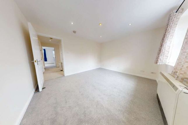 98A Flat 2/2, Main Street, Glasgow photo 4