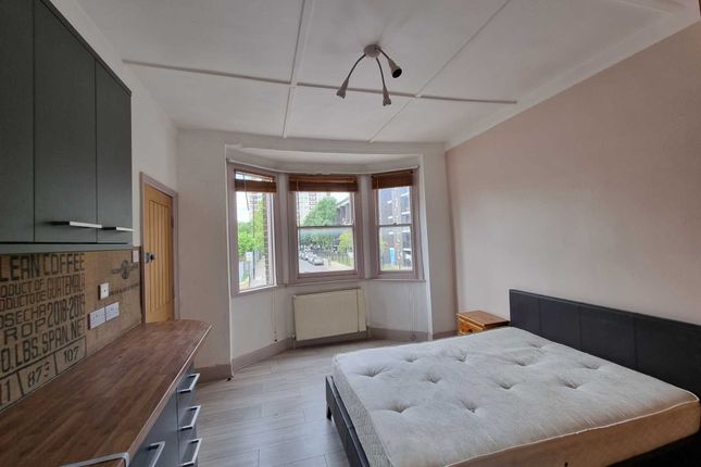 Room to rent in Willoughby Lane, Tottenham