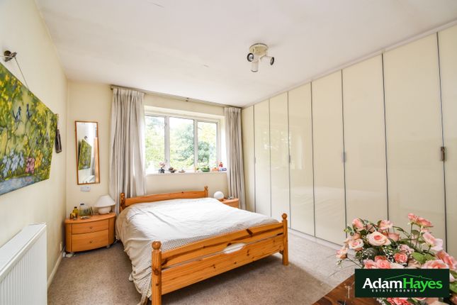 Flat for sale in Nether Street, London