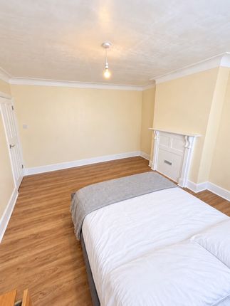 37 Upsdell Avenue, London photo 4