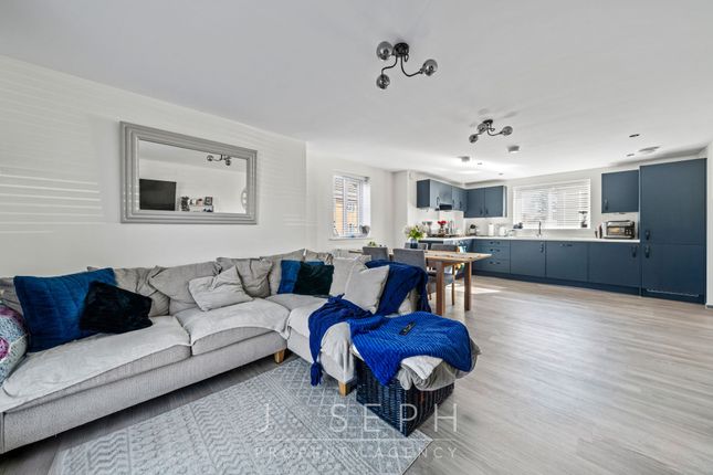 15 Foxburrow Road, Ipswich photo 4