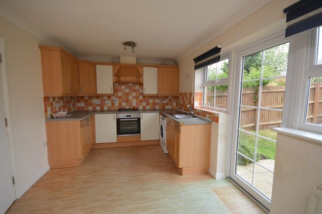 27, Wickham Crescent, Essex photo 2