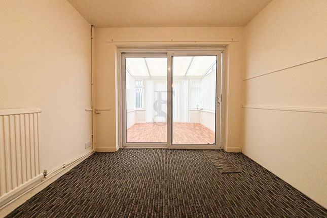 8 Somerfield Walk, Leicester photo 5