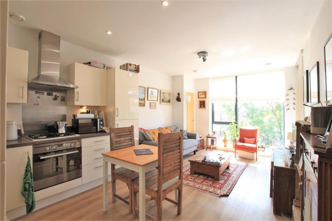 Flat for sale in Tentelow Lane, Norwood Green/ Southall