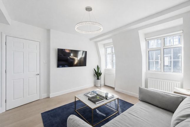 Flat 51, Knightsbridge Court, London photo 2