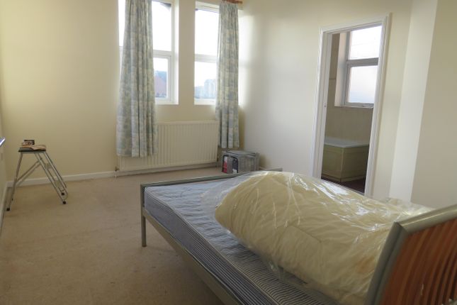 Flat to rent in Station Yard, Gillingham