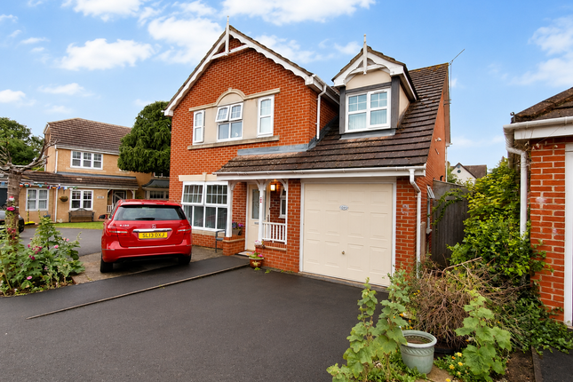 106, Hurworth Avenue, Slough photo 2